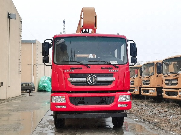 東風(fēng)多利卡雙排5型汽車(chē)鉆機(jī)