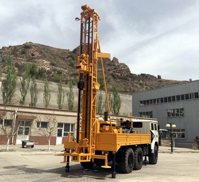 出口型6驅(qū)車(chē)載水井鉆機(jī)
