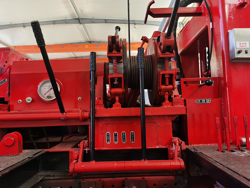 出口型6驅(qū)車(chē)載水井鉆機(jī)