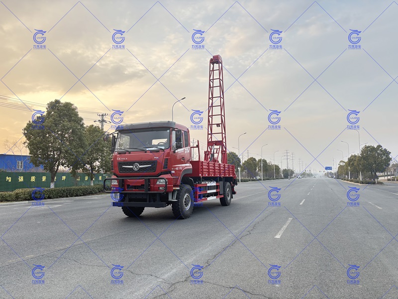 沙漠越野原裝四驅(qū)鉆機(jī)車